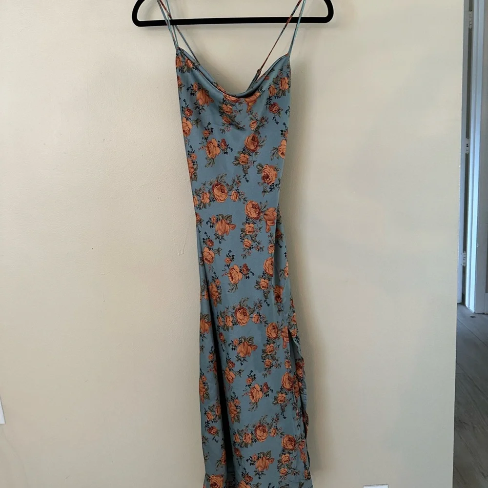 Floral cowl neck midi dress - Picture 2 of 6